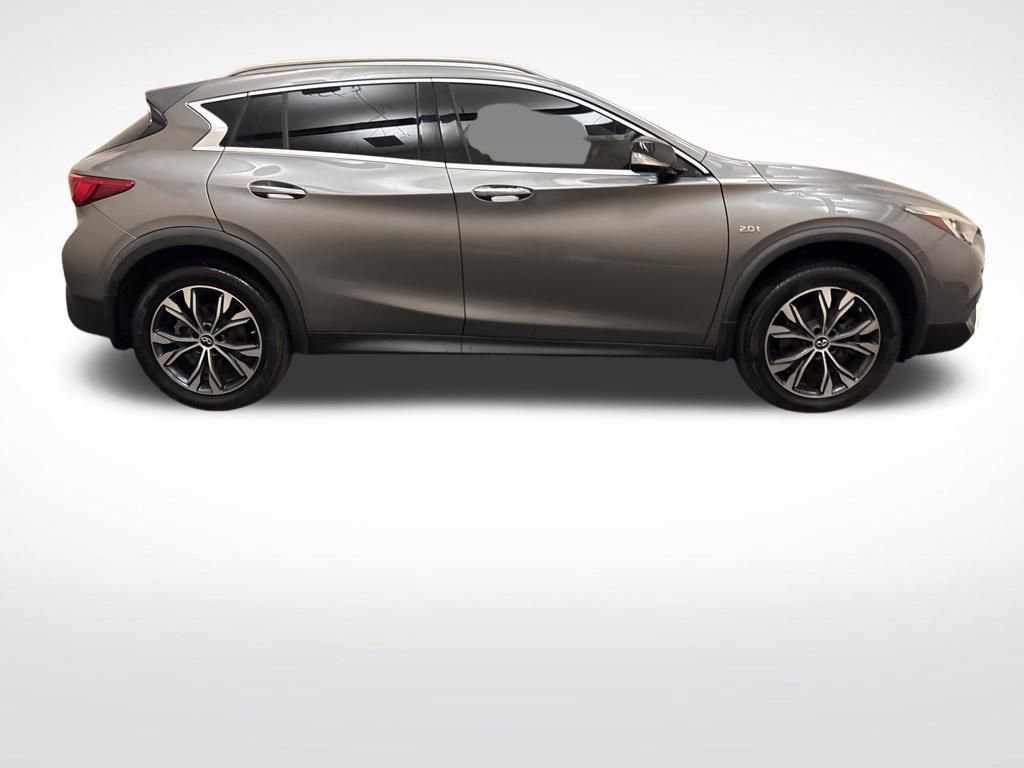 Used 2018 INFINITI QX30 Premium w/ Navigation Package AWD/4WD image 4