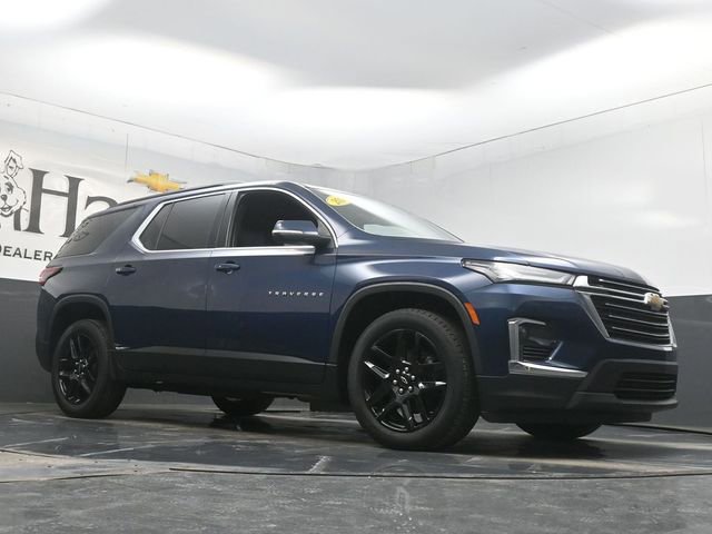 Used 2023 Chevrolet Traverse LT image 2