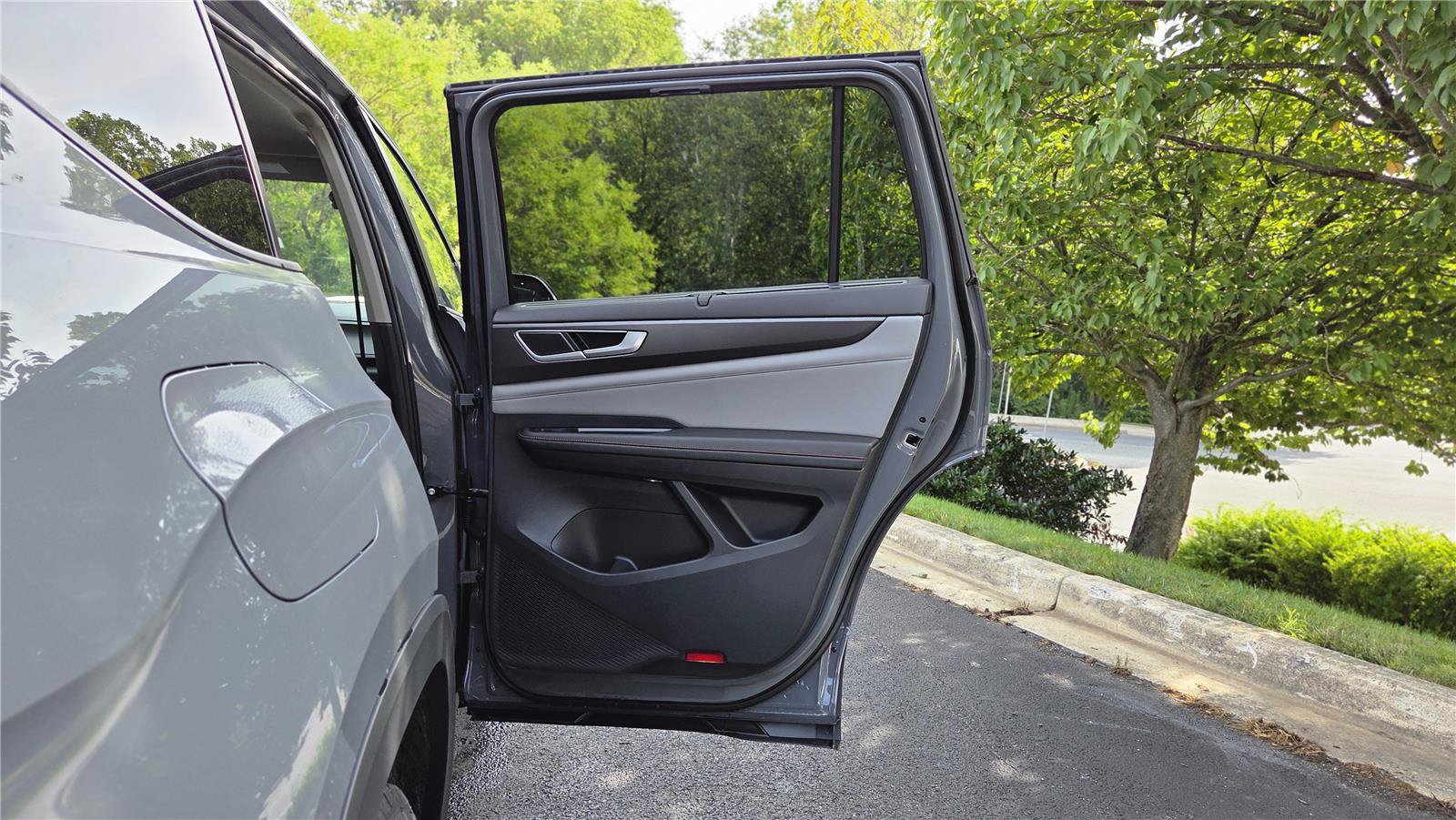 New 2026 Volkswagen Atlas Peak Edition AWD/4WD image 31