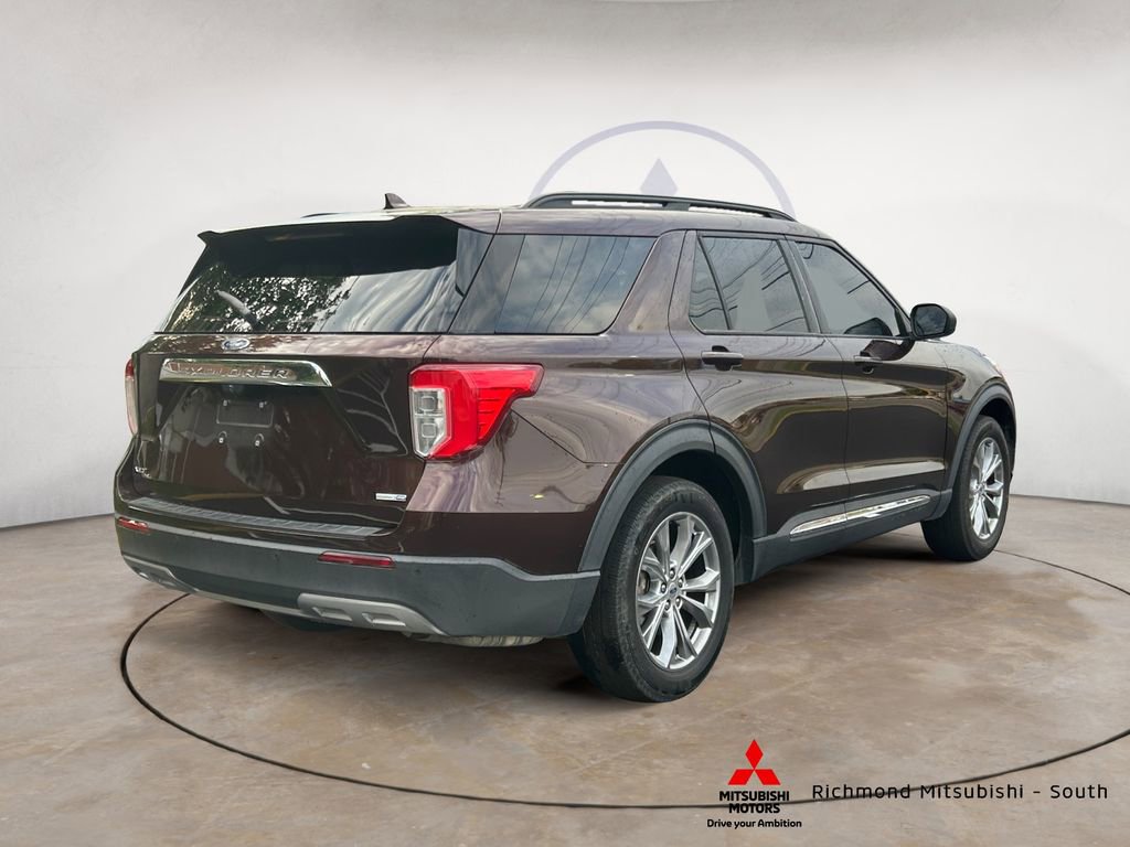 Used 2020 Ford Explorer XLT w/ Equipment Group 202A image 3