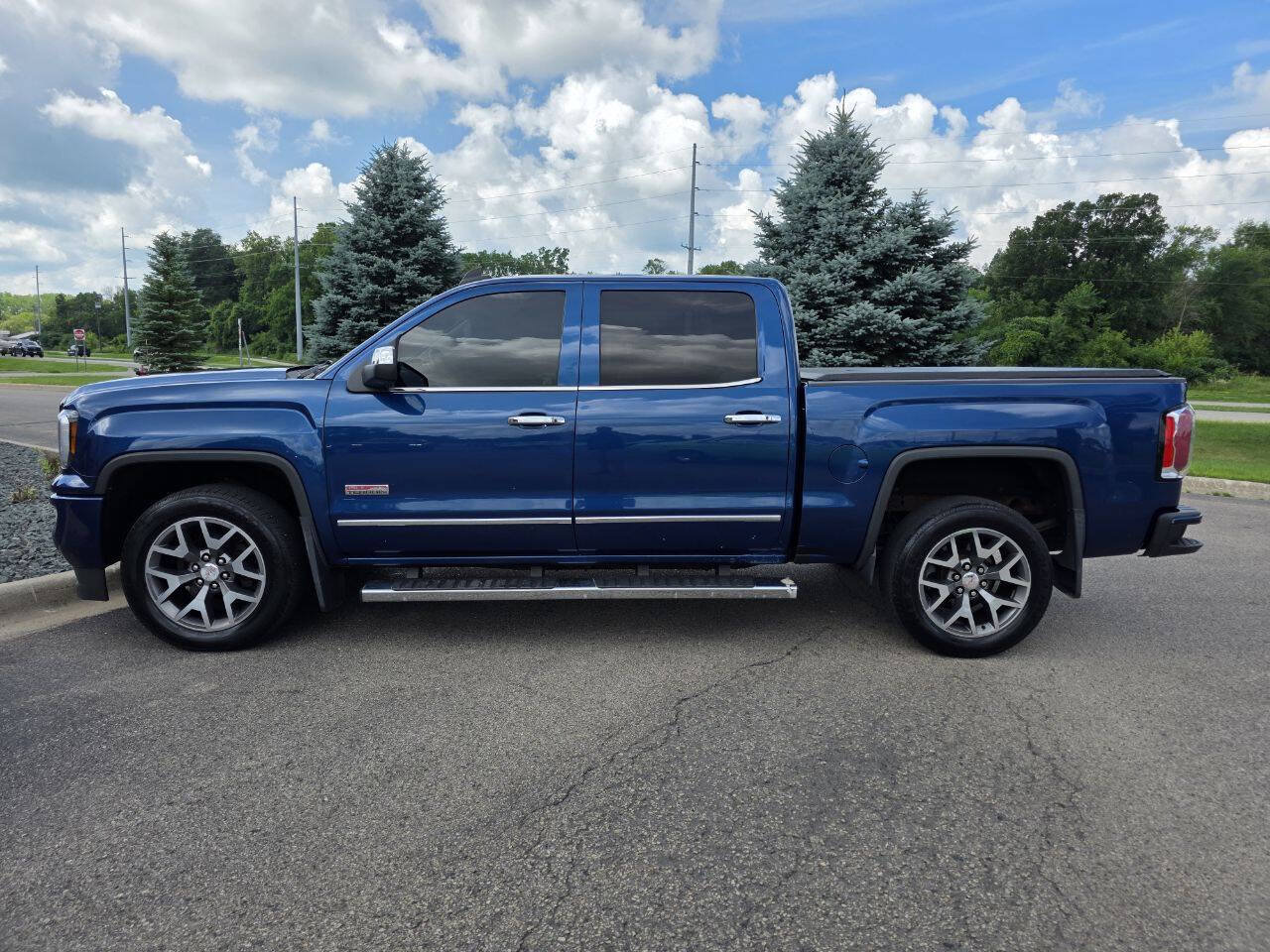 Used 2016 GMC Sierra 1500 SLT w/ All-Terrain Package AWD/4WD image 6