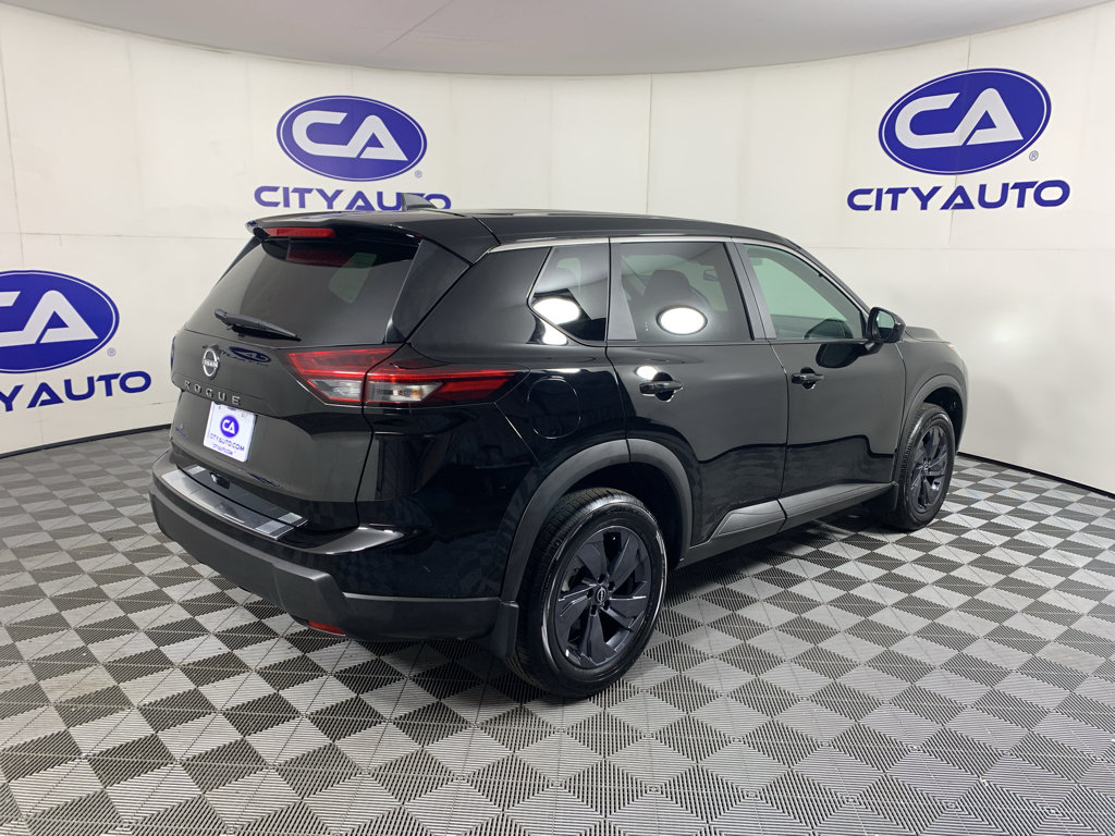 Used 2026 Nissan Rogue SV FWD image 3