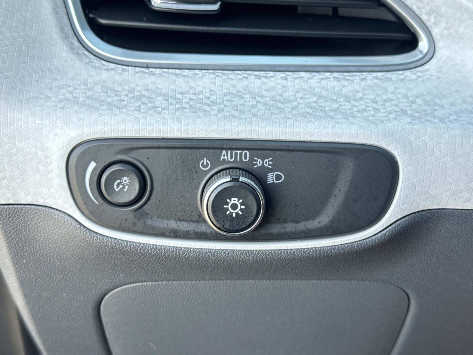 Used 2019 Chevrolet Bolt LT image 21