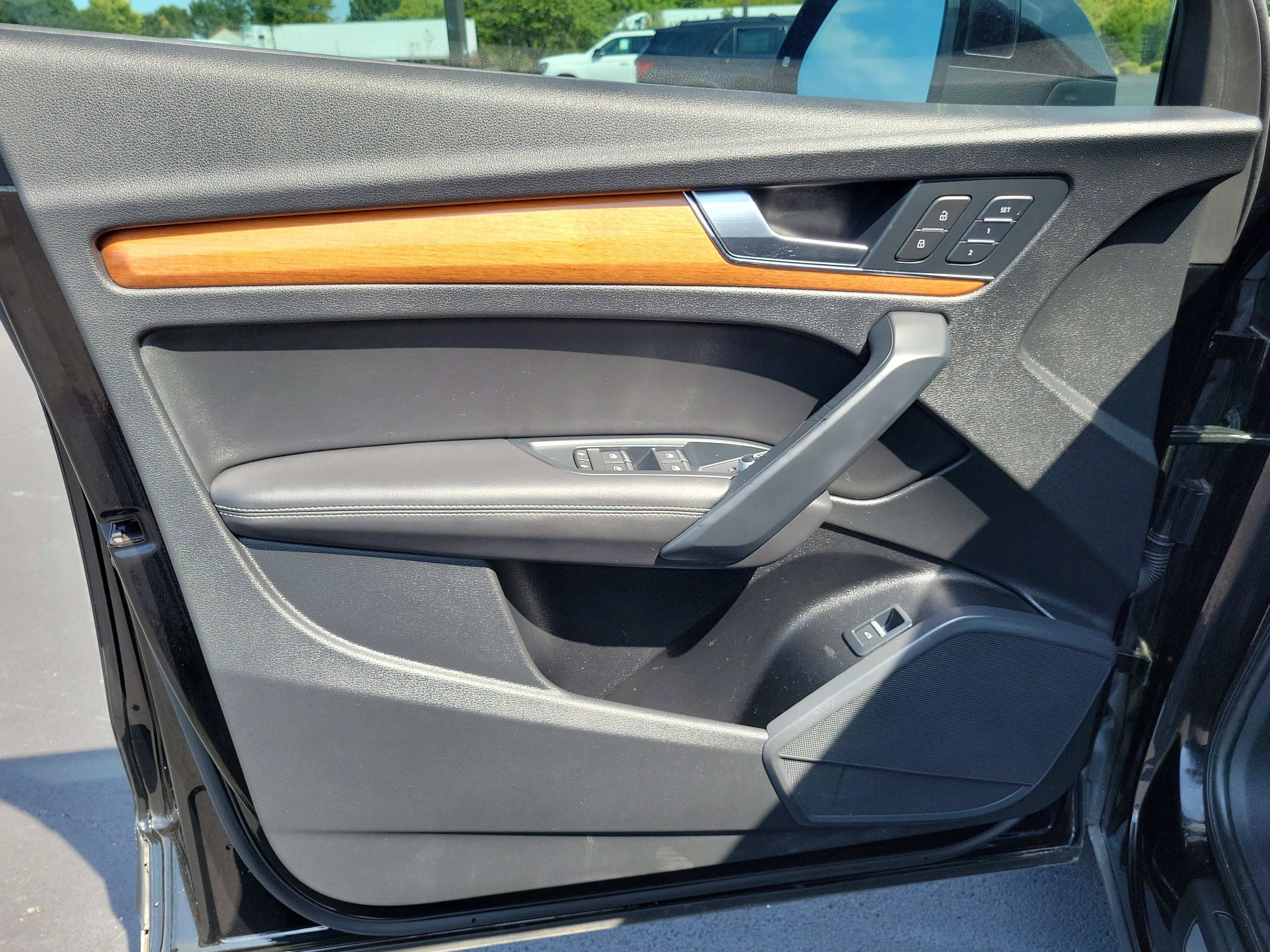 Used 2021 Audi Q5 Premium Plus image 15