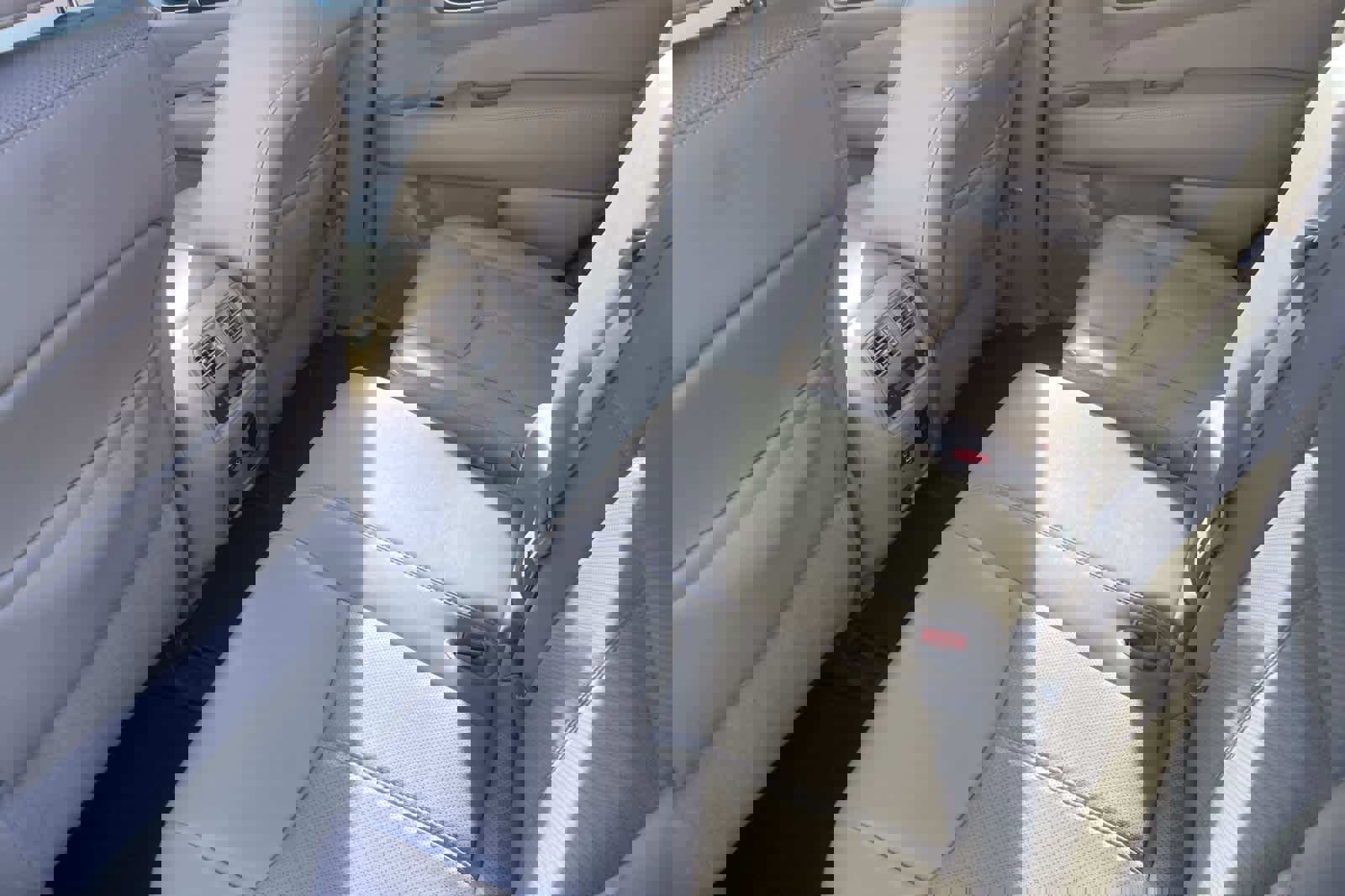 Used 2017 Nissan Pathfinder Platinum image 4