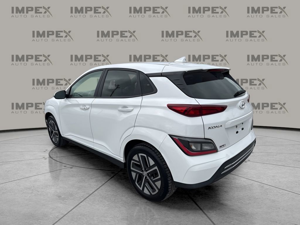 Used 2023 Hyundai Kona SE image 3