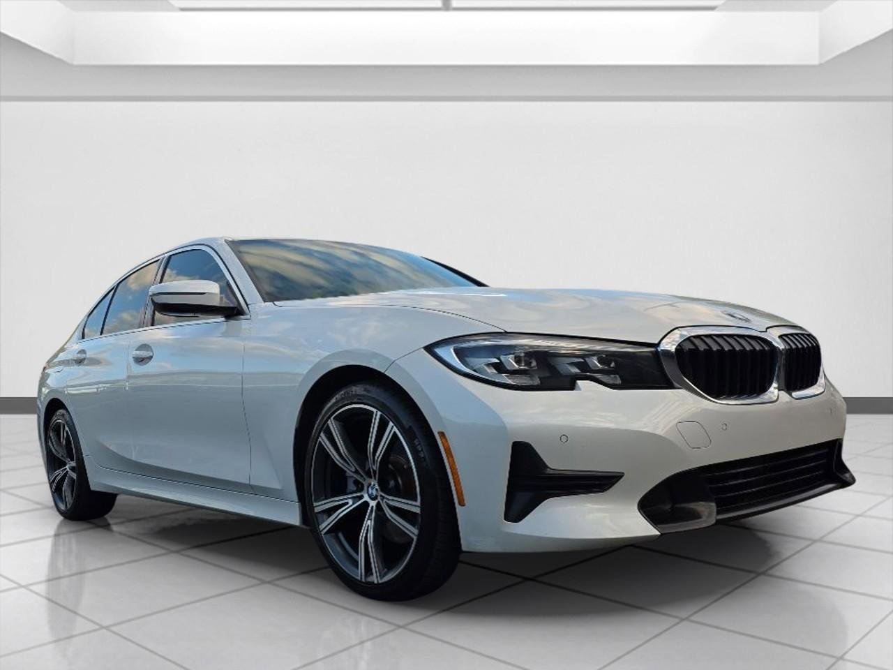 Used 2019 BMW 330i xDrive Sedan w/ Driving Assistance Package image 9