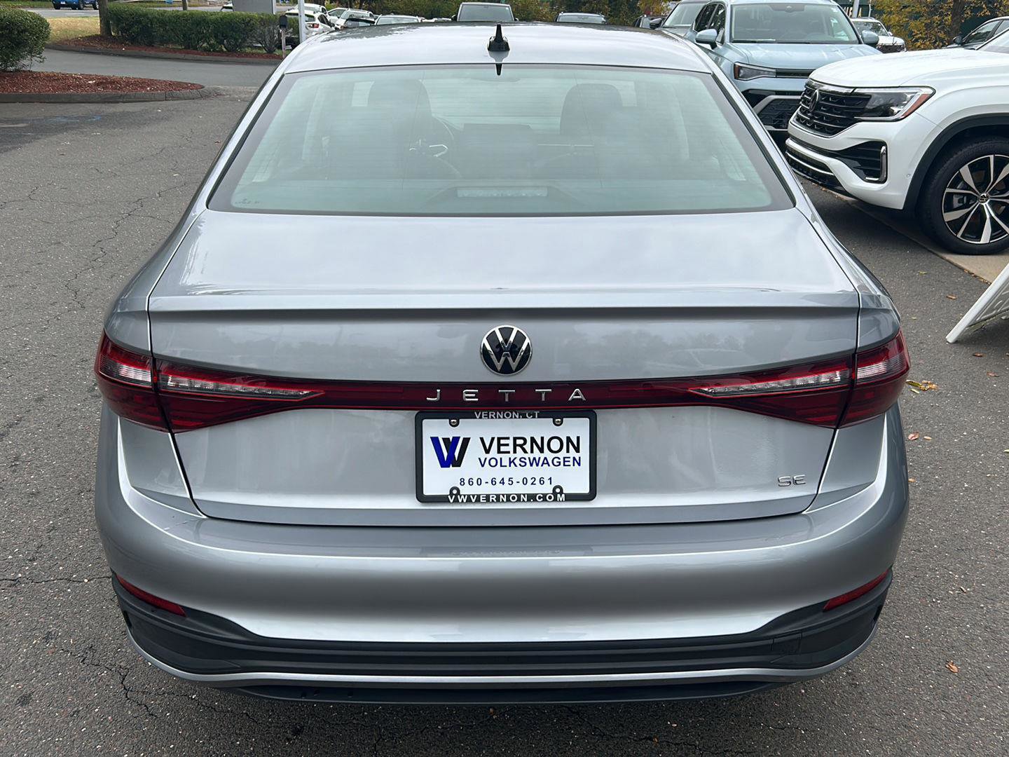 Used 2025 Volkswagen Jetta SE w/ Sunroof Package image 4