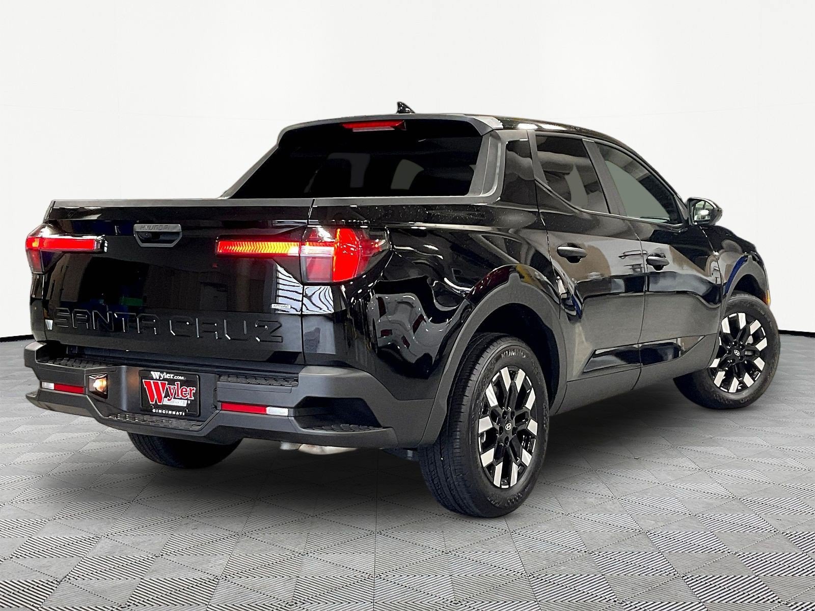 Certified 2026 Hyundai Santa Cruz SE AWD/4WD image 6