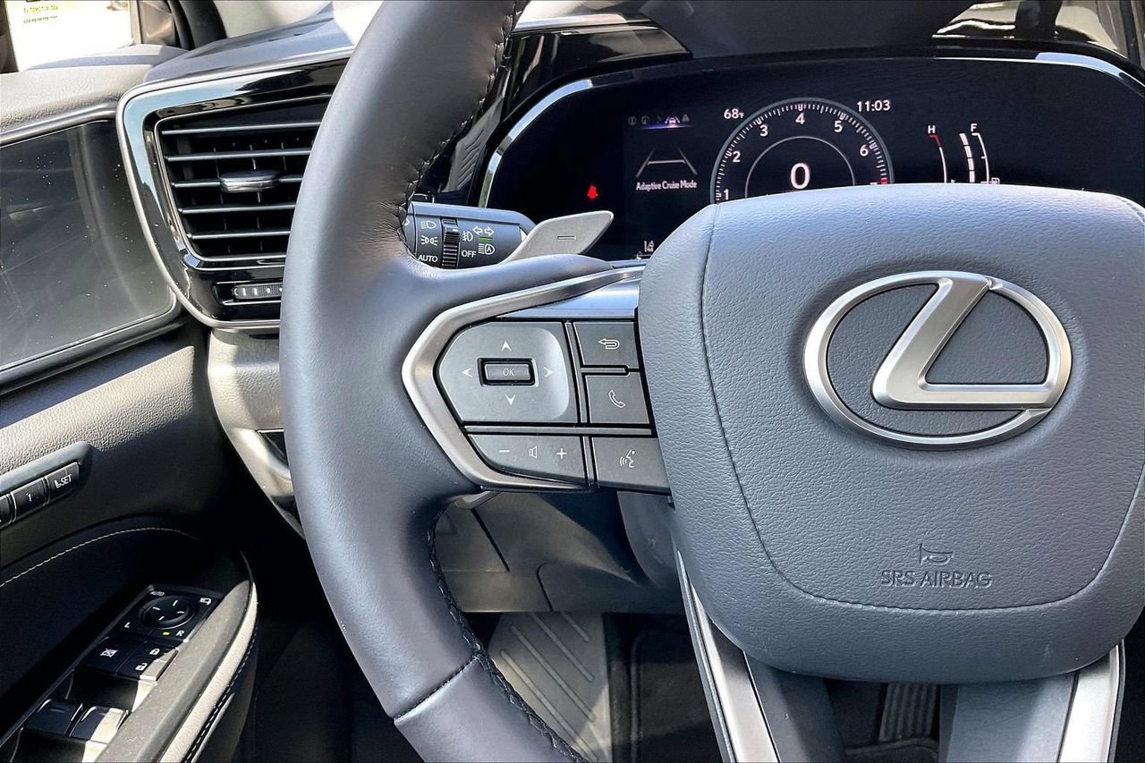 Used 2025 Lexus NX 250 FWD w/ Towing Package (2000 Lbs) image 30