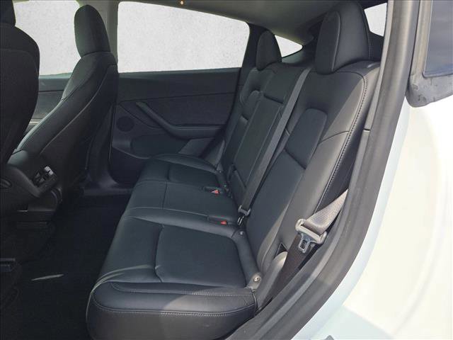Used 2021 Tesla Model Y Long Range AWD/4WD image 17