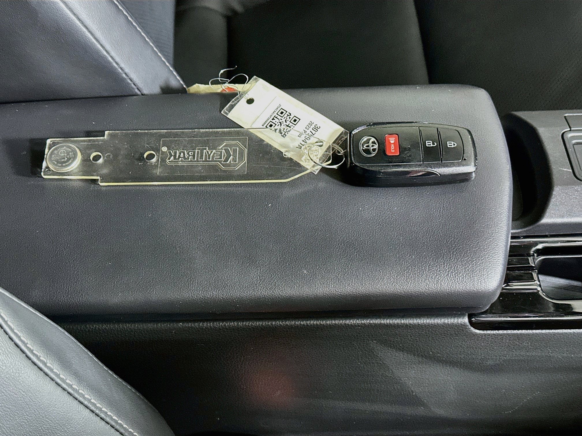 Certified 2023 Toyota Prius XLE FWD image 33