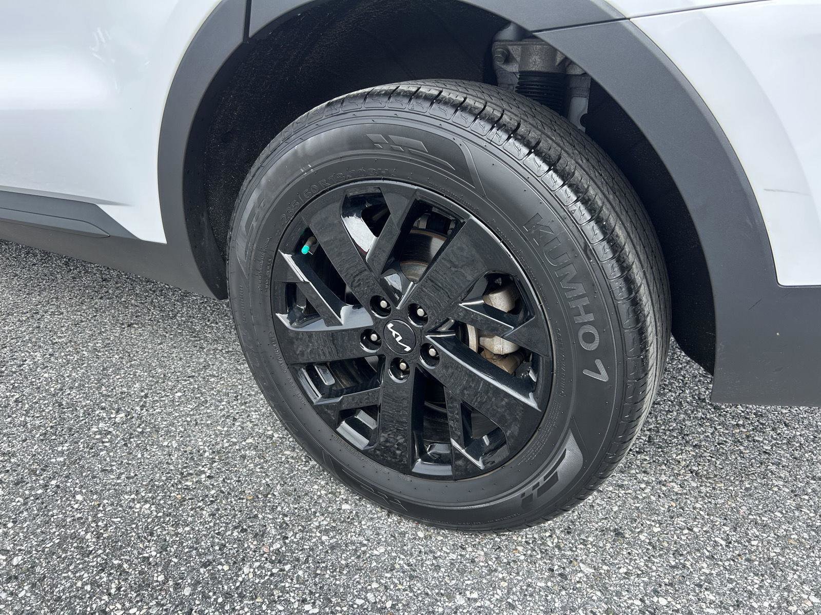 Used 2023 Kia Sorento S w/ Panoramic Sunroof Package image 9