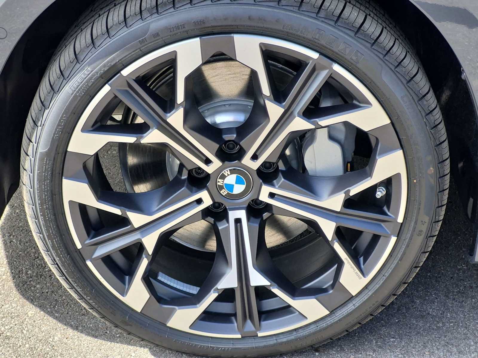 New 2026 BMW 330i xDrive Sedan w/ Premium Package AWD/4WD image 13
