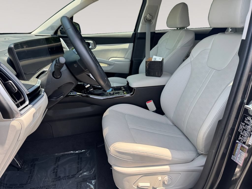 Used 2024 Kia Sorento SX AWD/4WD image 9