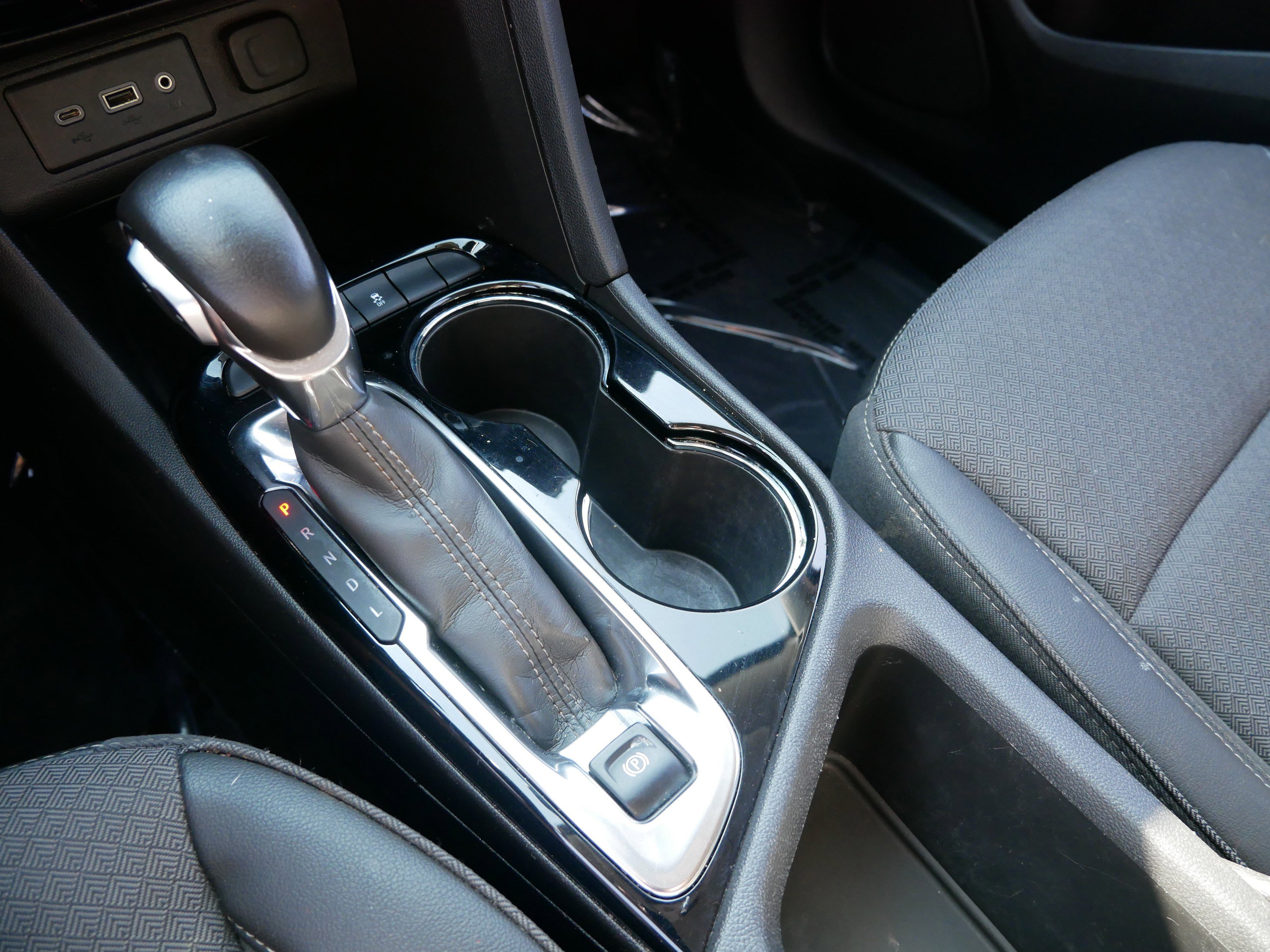 Used 2022 Buick Encore GX Preferred w/ Cold Weather Comfort Package image 24