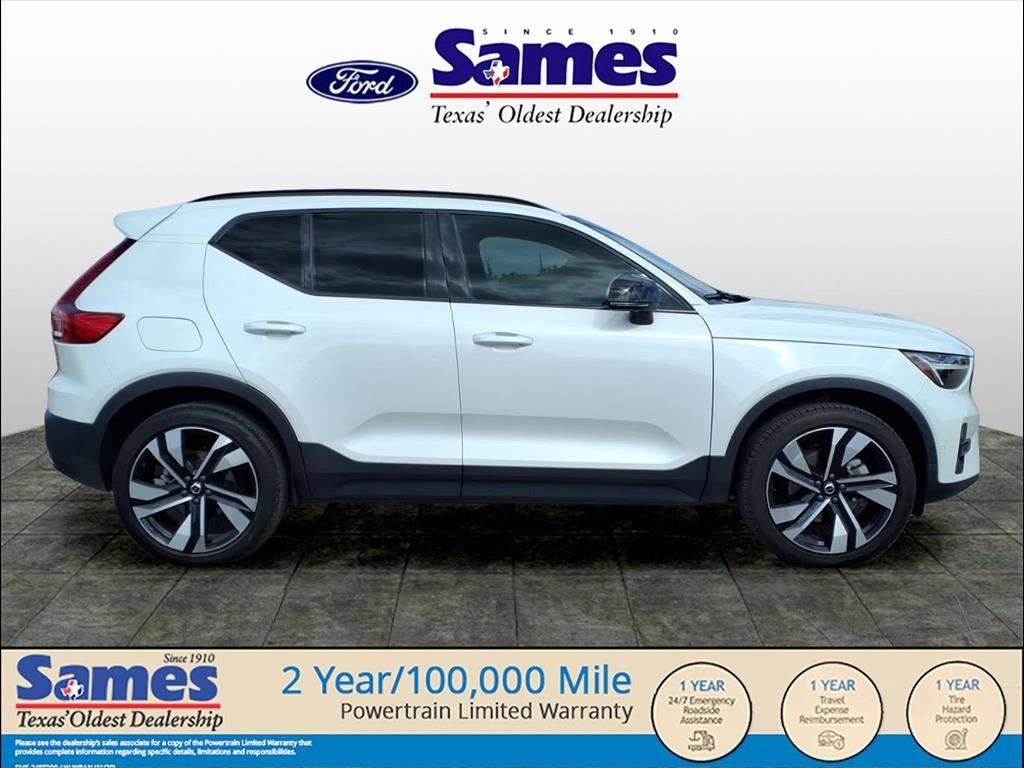 Used 2024 Volvo XC40 B5 Plus w/ Climate Package image 5