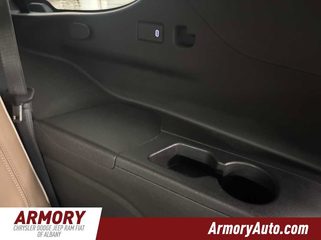 Used 2021 Chevrolet Tahoe Premier w/ Premium Package image 30