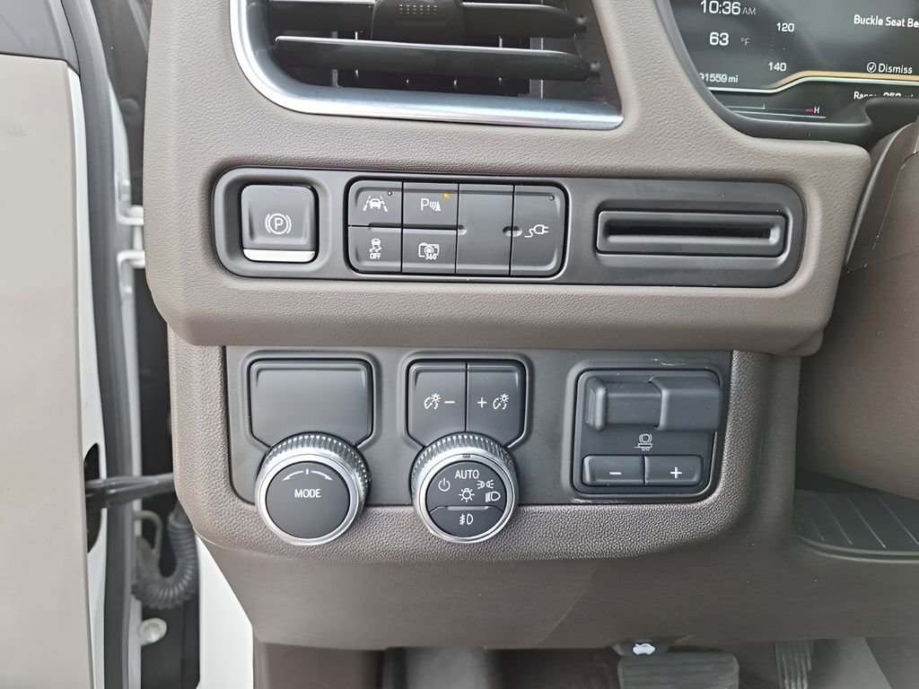 Used 2022 GMC Yukon XL SLT w/ SLT Premium Package image 33
