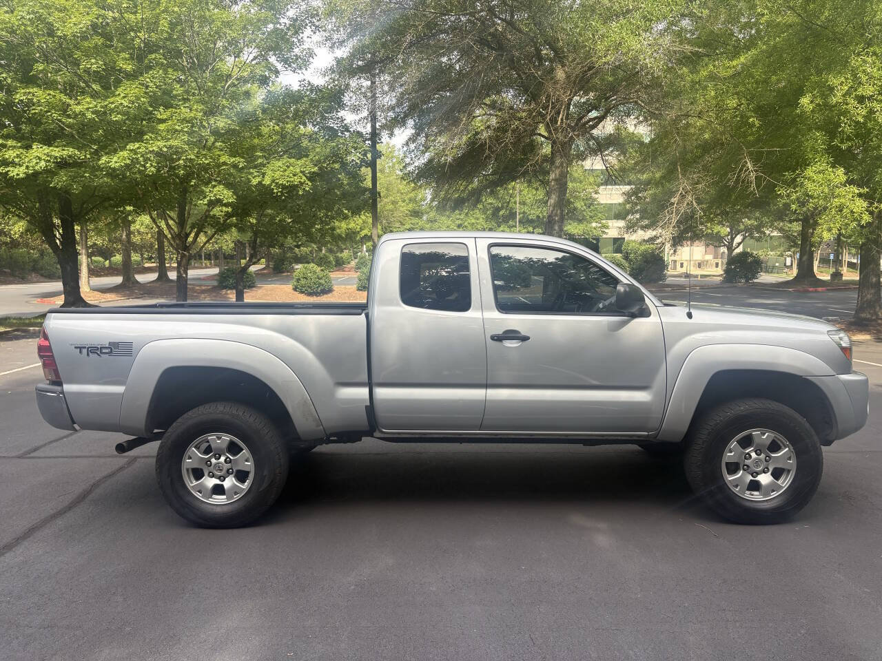 Used 2007 Toyota Tacoma PreRunner RWD image 2