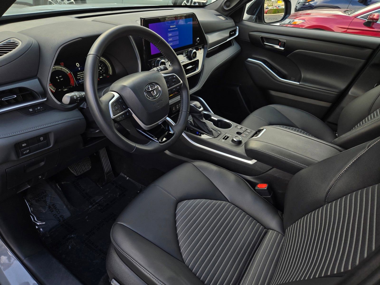 Certified 2025 Toyota Highlander XSE AWD/4WD image 8