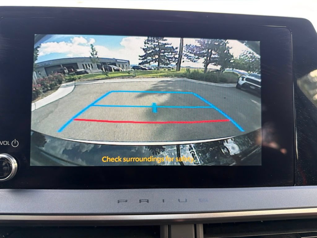 Used 2025 Toyota Prius Plug-In Hybrid FWD image 30