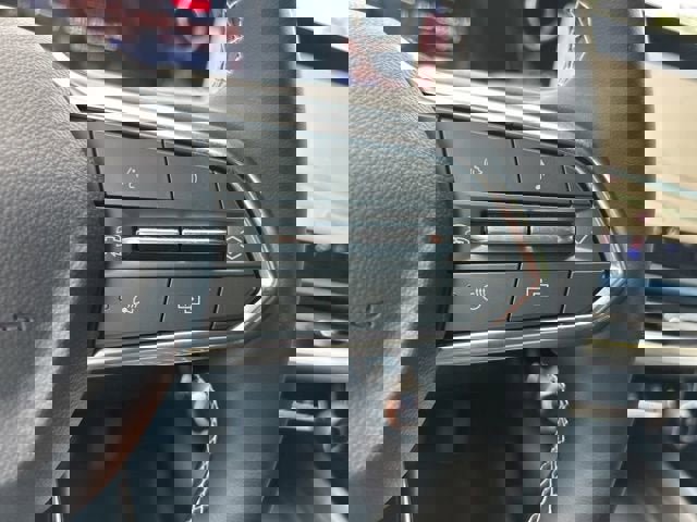 New 2025 Chevrolet Equinox EV LT image 18