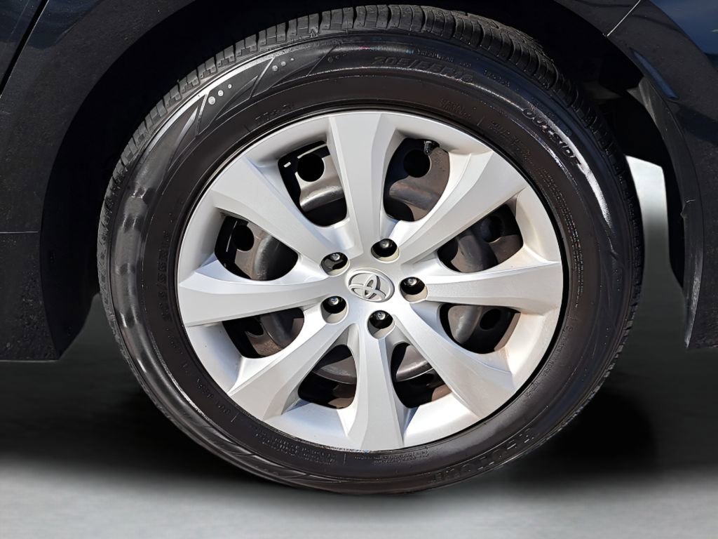 Used 2022 Toyota Corolla LE image 5