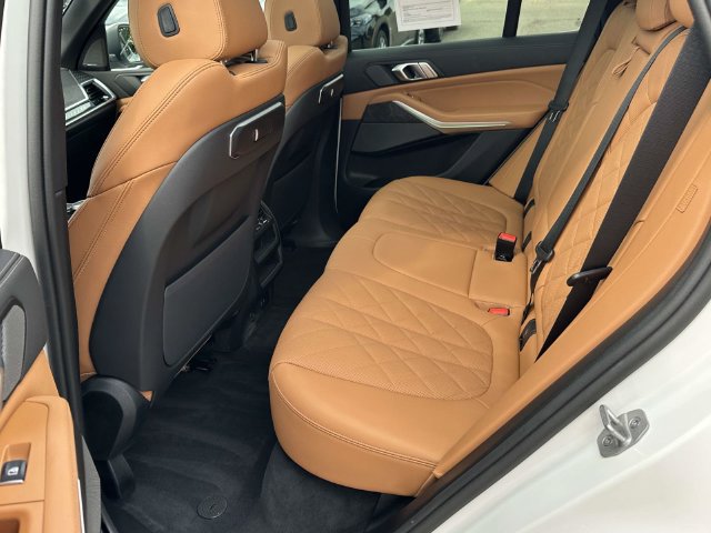 Certified 2025 BMW X5 xDrive40i w/ Premium Package AWD/4WD image 17