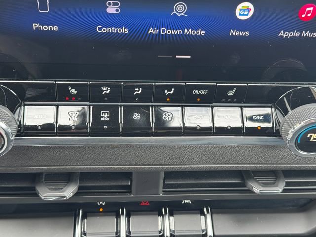 Used 2025 Chevrolet Colorado Trail Boss AWD/4WD image 34