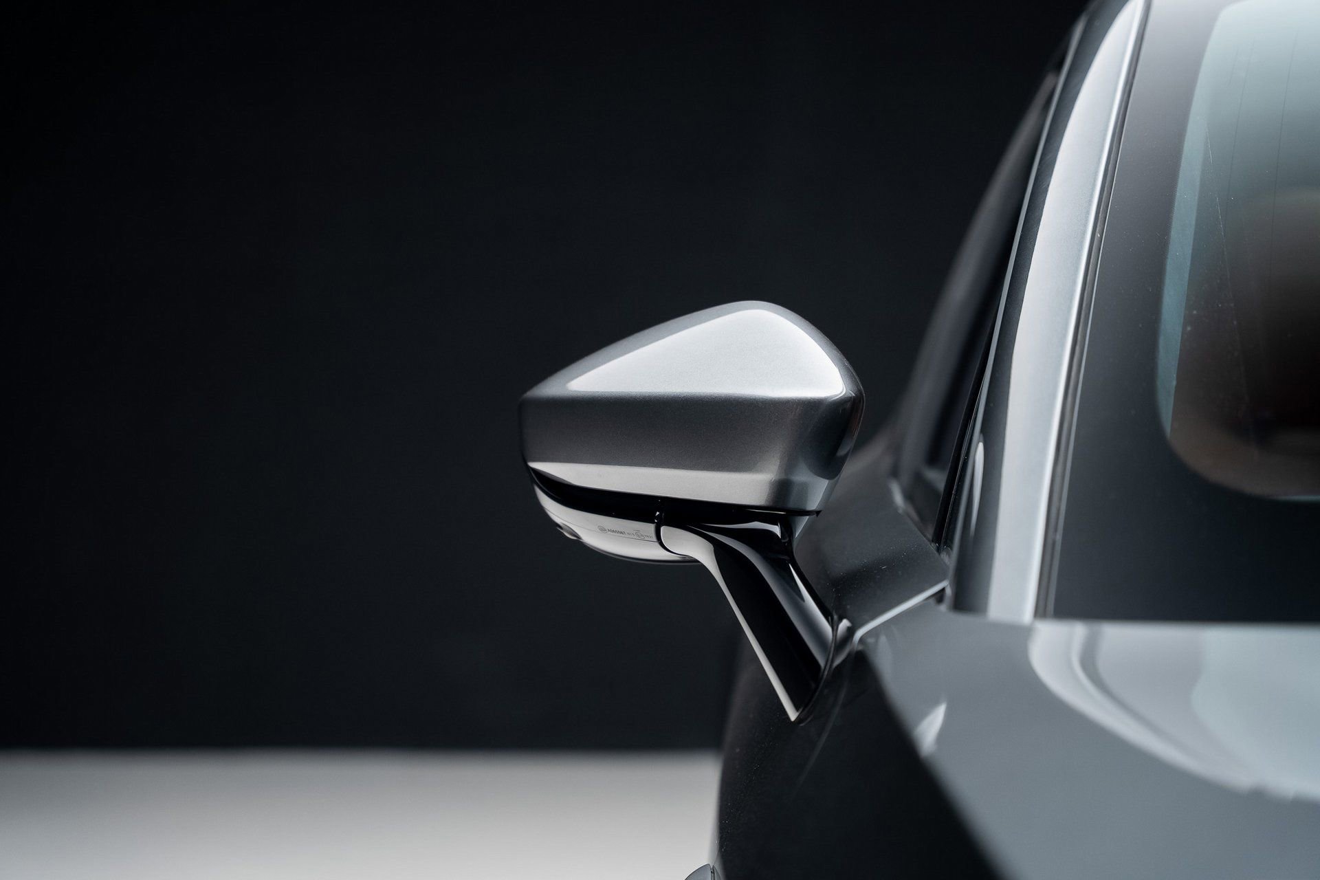 Used 2021 Aston Martin DBX image 13