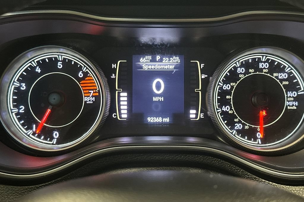 Used 2019 Jeep Cherokee Latitude Plus FWD image 24