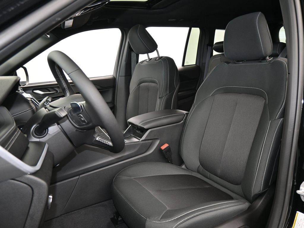 New 2026 Jeep Grand Cherokee Laredo X AWD/4WD image 10