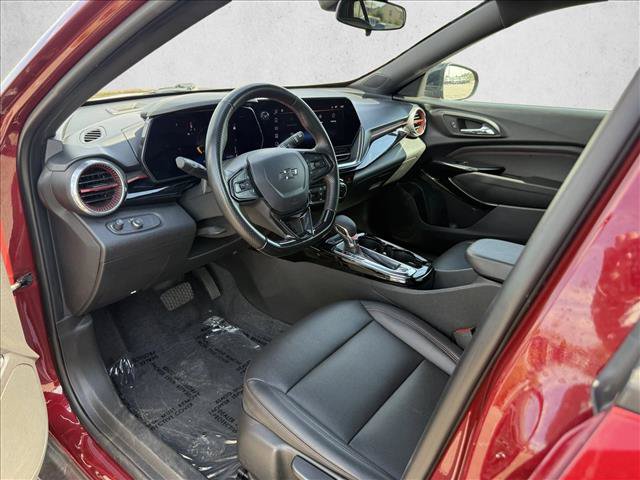 Used 2024 Chevrolet Trax RS w/ Sunroof Package FWD image 10