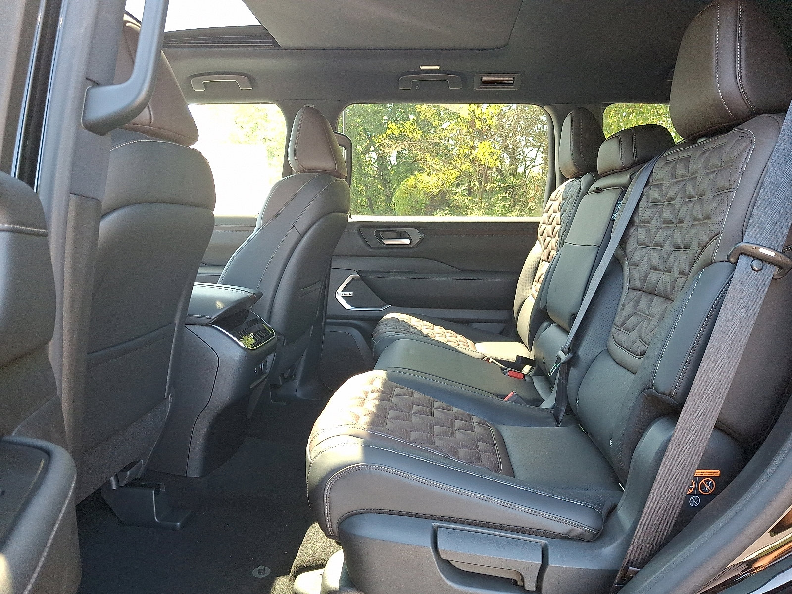 New 2026 Nissan Armada Platinum image 5