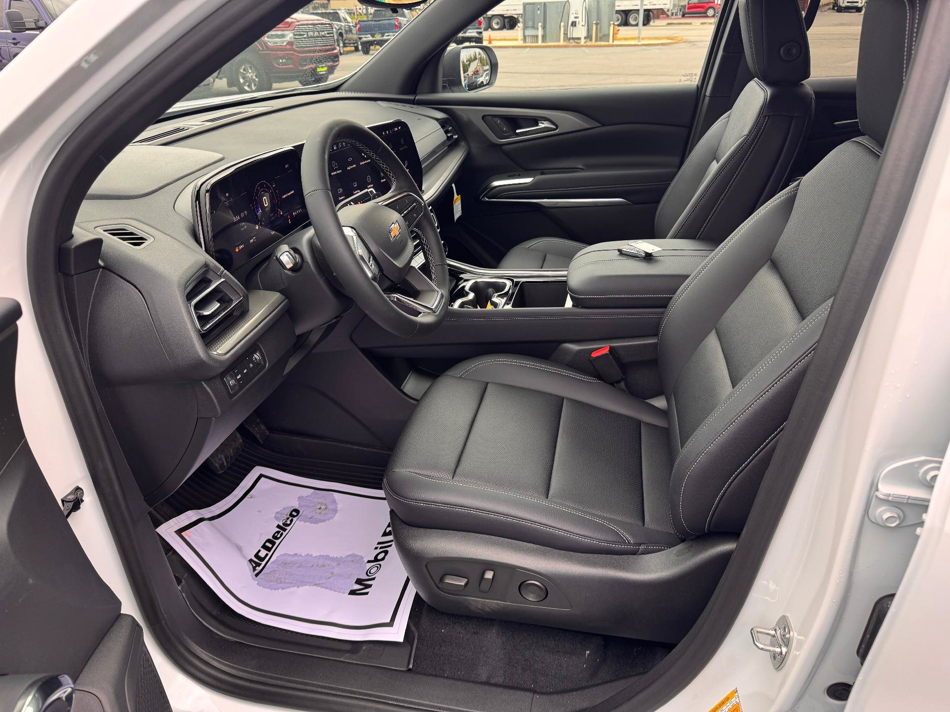 New 2026 Chevrolet Traverse LT w/ Sun and Wheel Package AWD/4WD image 10