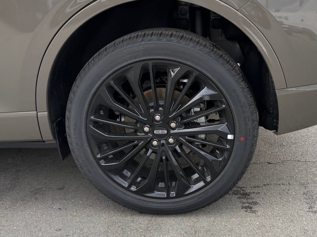 Used 2025 Lincoln Corsair FWD w/ Equipment Group 101A image 14