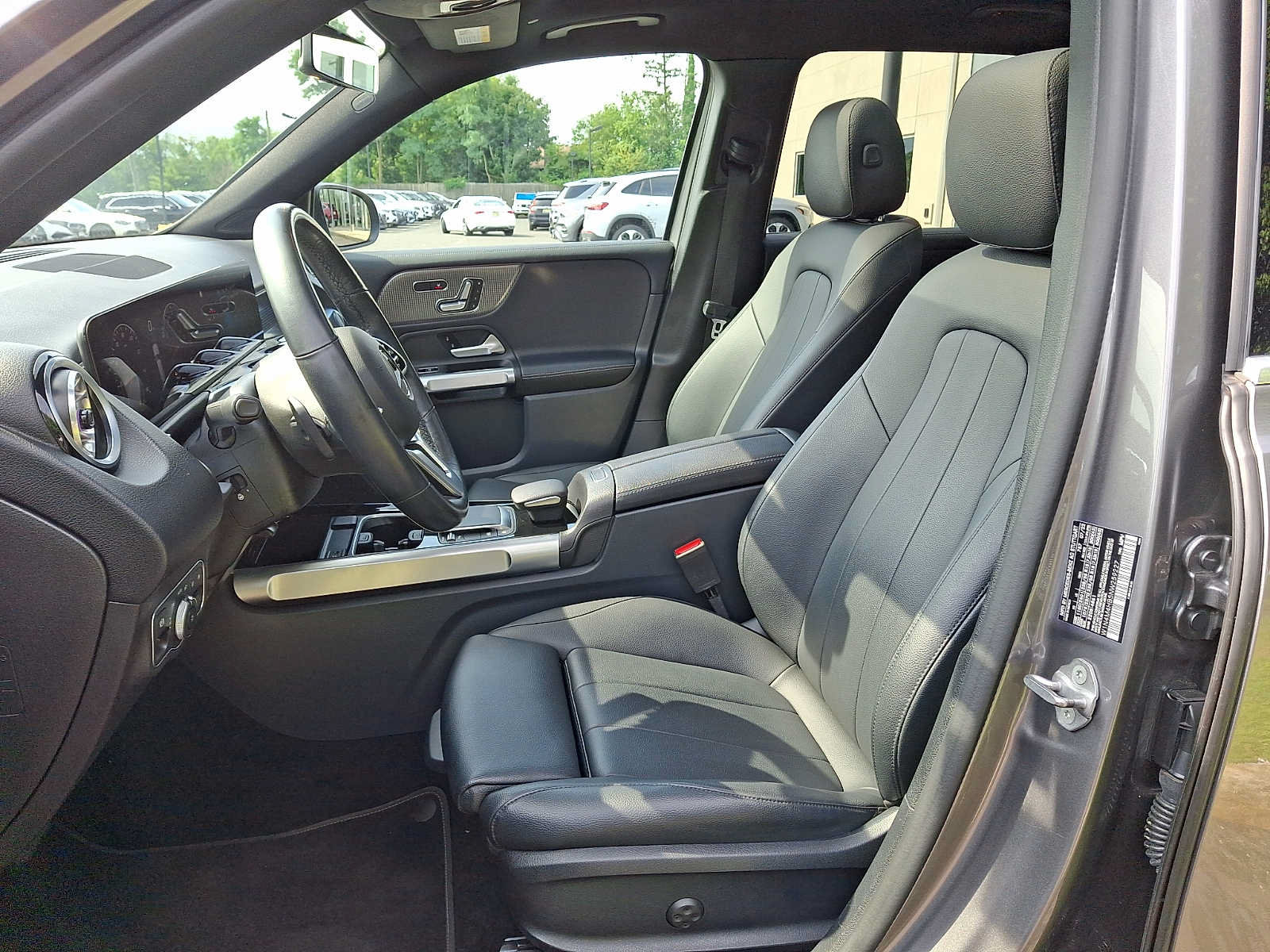 Used 2022 Mercedes-Benz GLB 250 4MATIC image 10