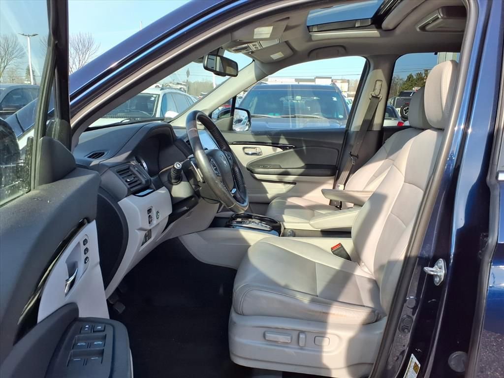 Used 2017 Honda Pilot Touring image 17