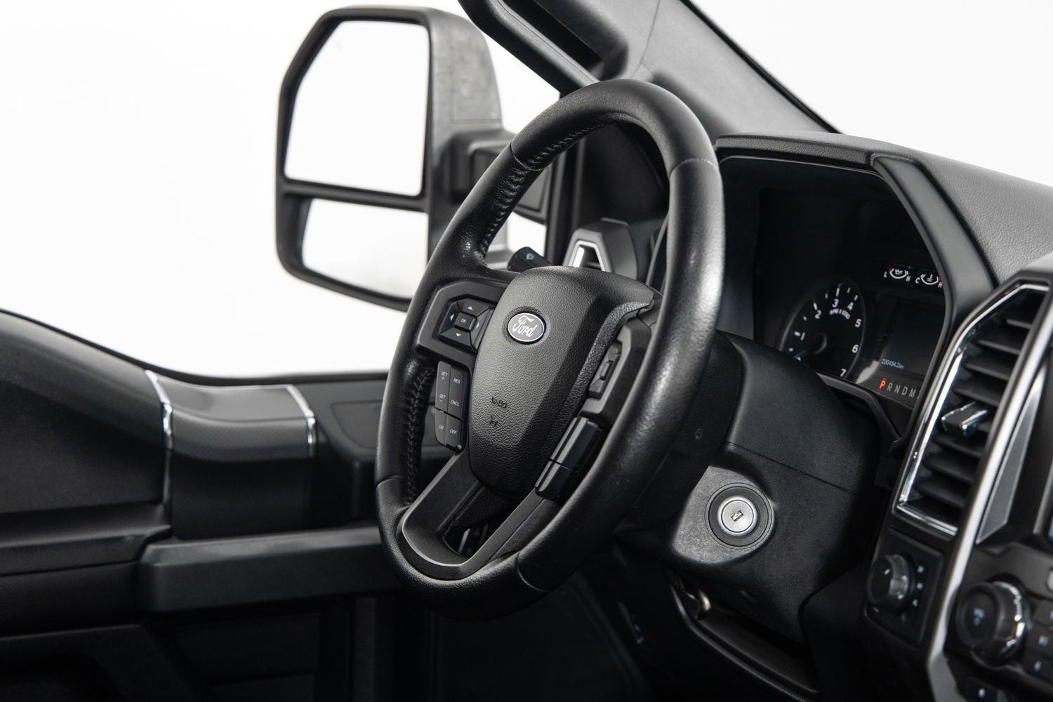 Used 2015 Ford F150 XLT w/ Equipment Group 302A Luxury image 24