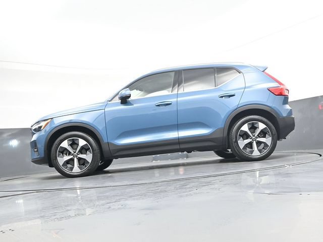 Used 2024 Volvo XC40 B5 Plus AWD/4WD image 34