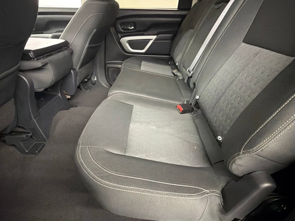 Used 2018 Nissan Titan SV RWD image 36