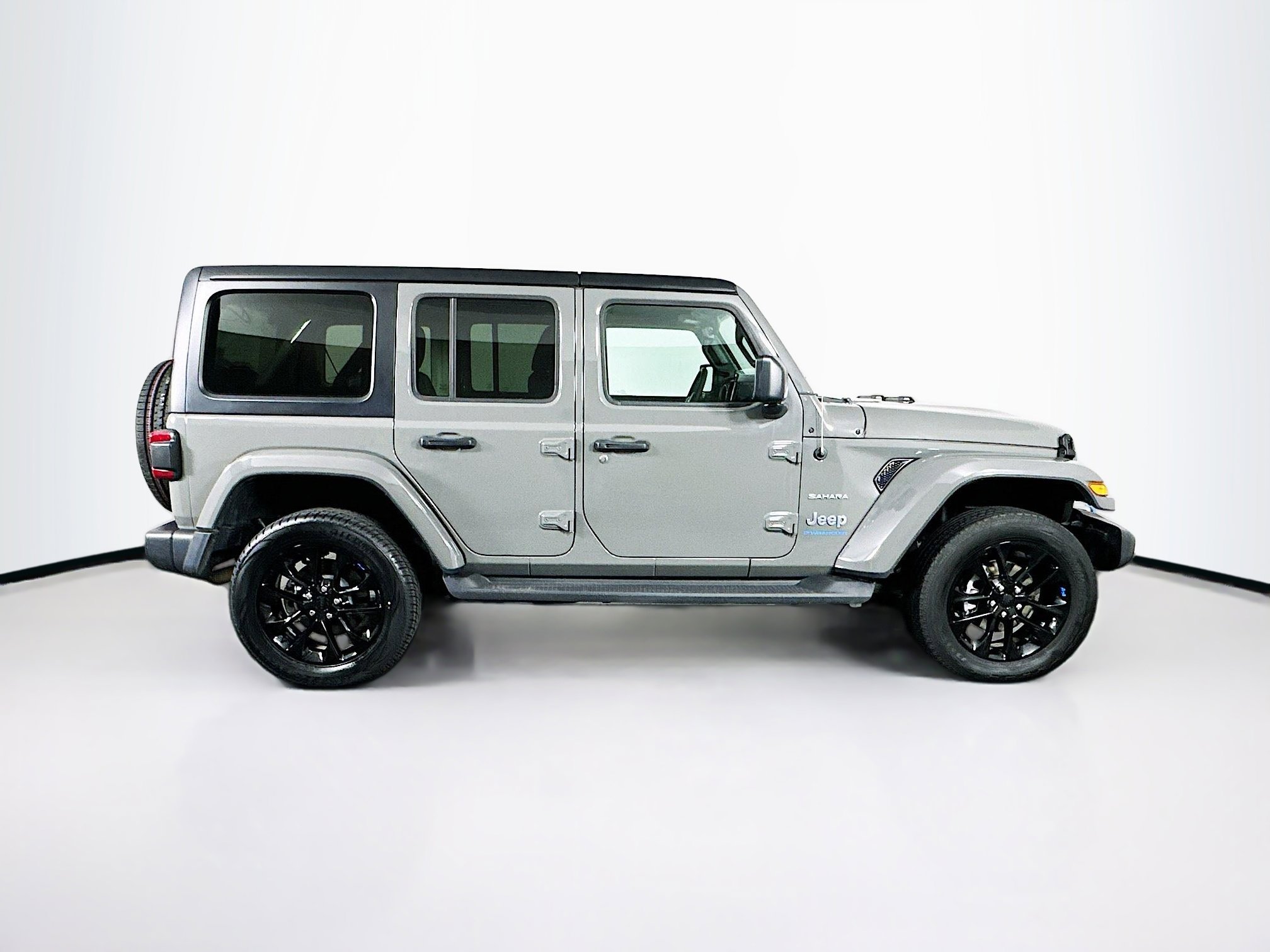 Used 2023 Jeep Wrangler Sahara image 10