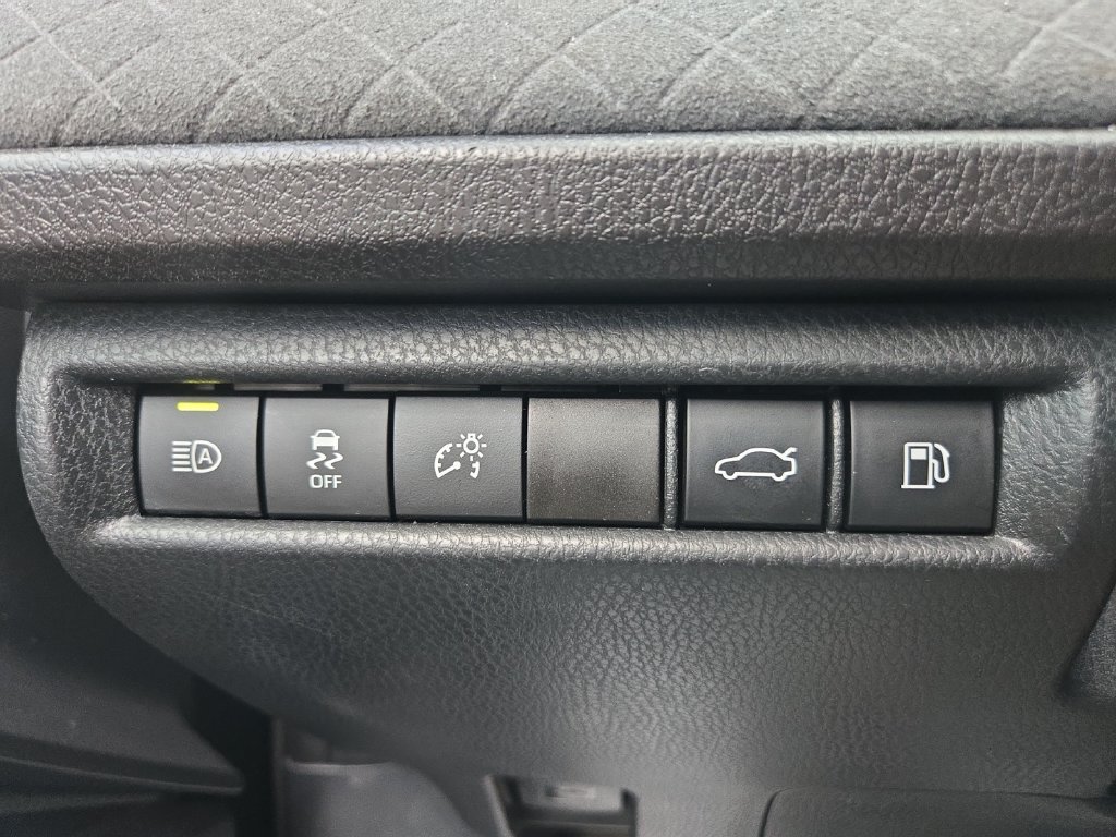 Used 2025 Toyota Camry XLE FWD image 18