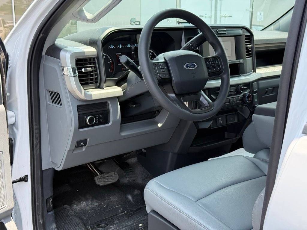 New 2025 Ford F550 2WD Regular Cab Super Duty image 25