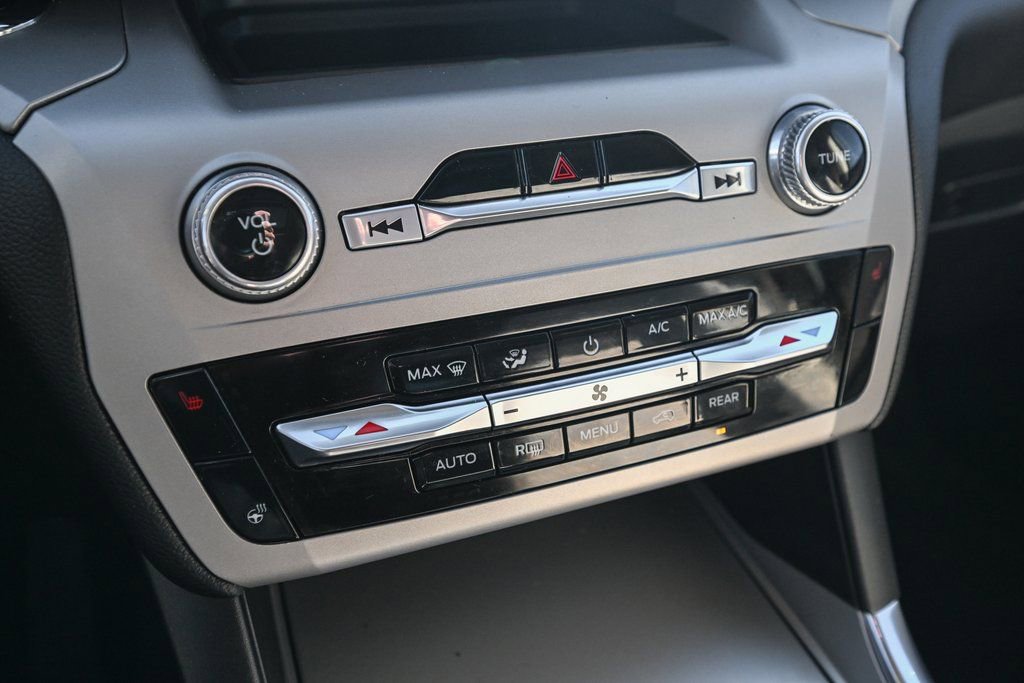 Certified 2023 Ford Explorer XLT w/ Equipment Group 202A image 38