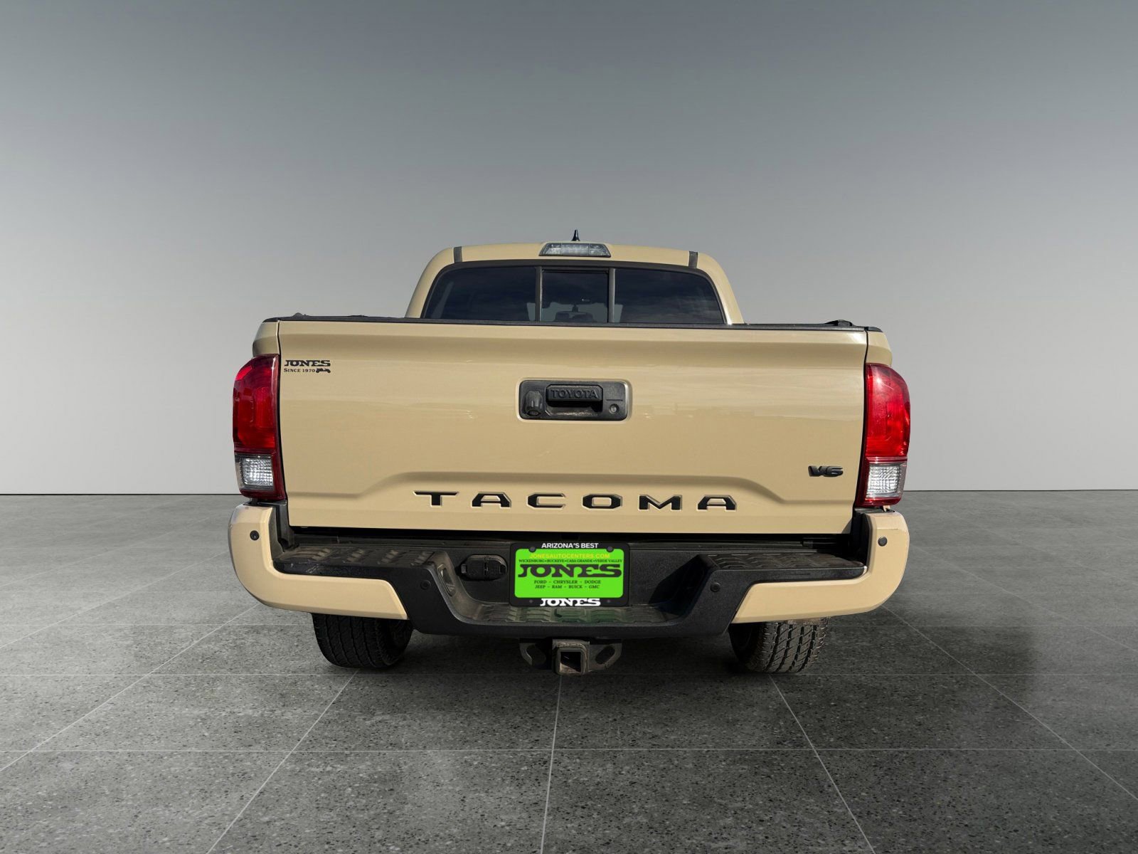 Used 2016 Toyota Tacoma TRD Sport image 5