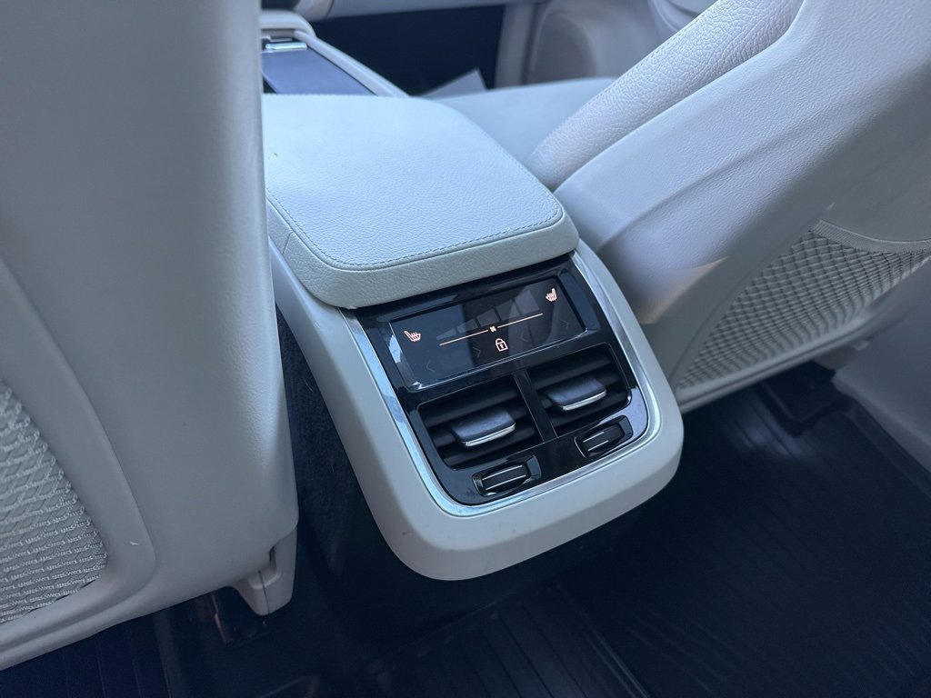 Used 2020 Volvo XC90 T5 Momentum w/ Protection Package image 36
