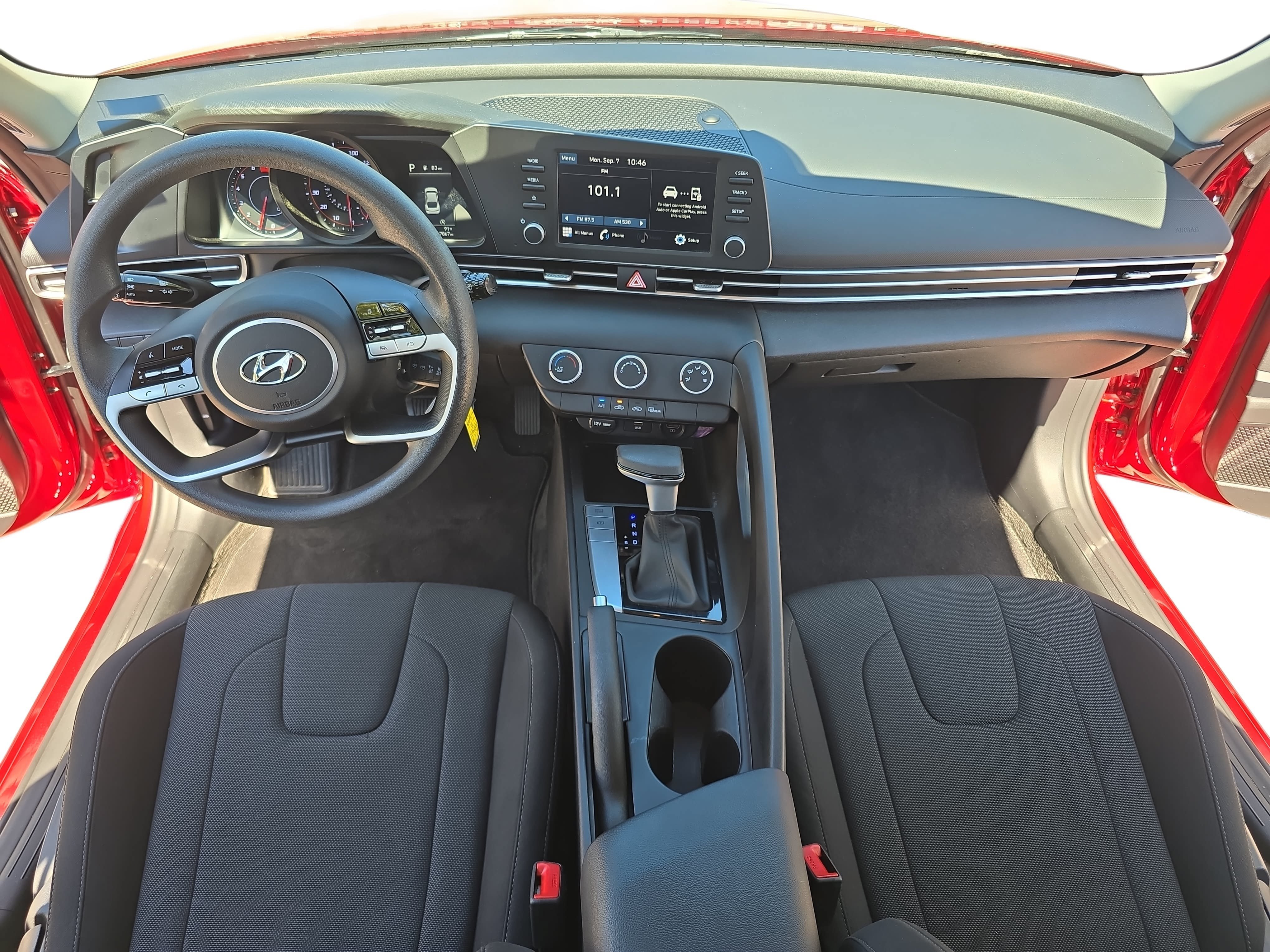 Used 2023 Hyundai Elantra SE FWD image 9