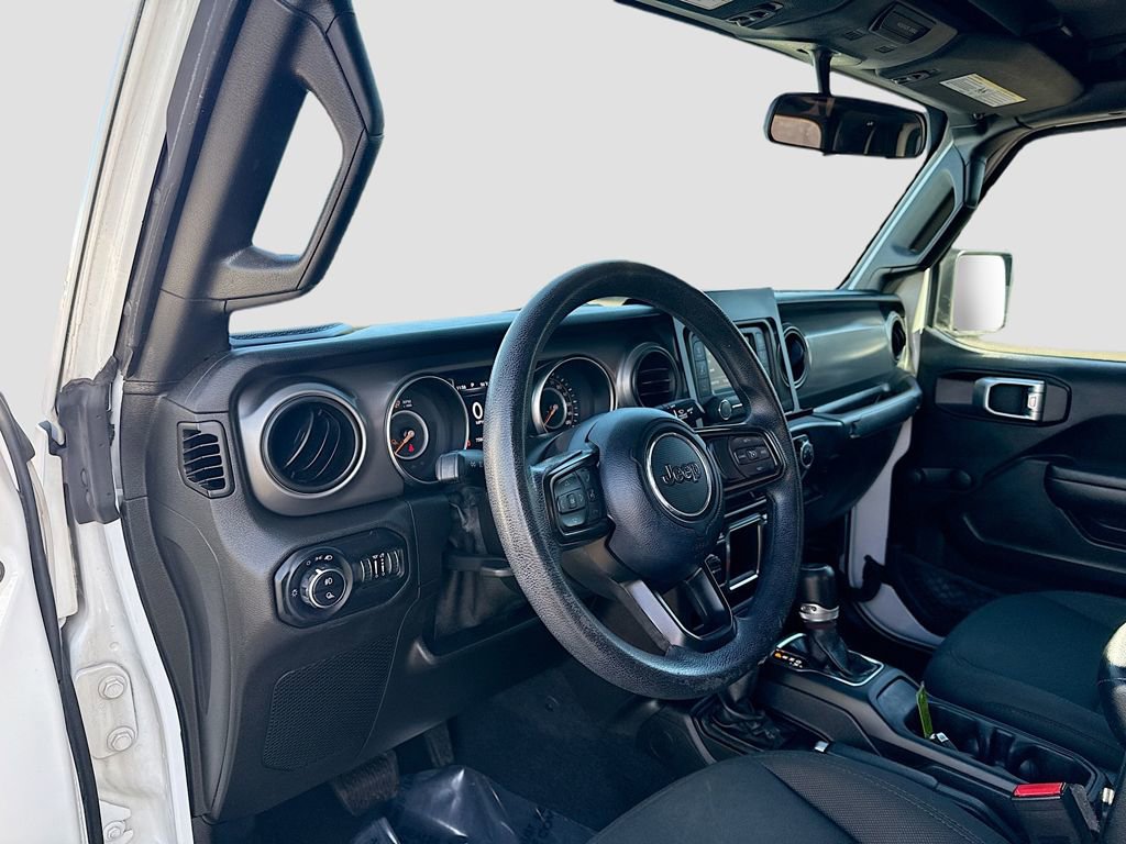 Used 2021 Jeep Gladiator Sport image 16